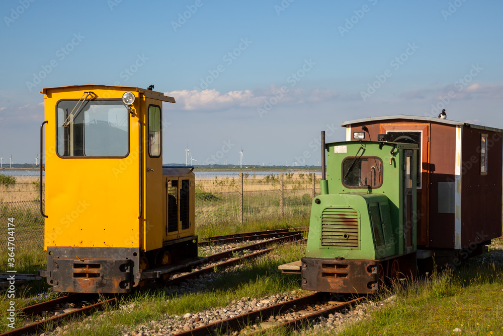 Loren Schmalspurbahn zu den Hallig-Inseln Loren Schmalspurbahn zu den Hallig-Inseln