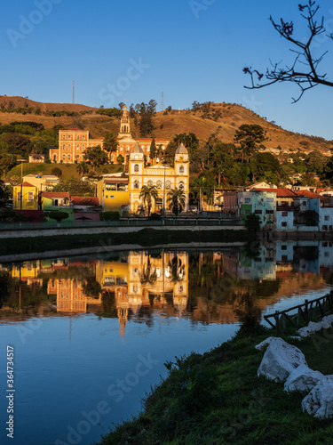 Vista da cidade de Pirapora do Bom Jesus, interior de São Paulo, Brasil, com Rio Tietê em primeiro plano. photo