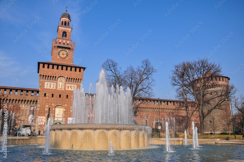 ミラノのスフォルツェスコ城　Beautiful fountain of Castello Sforzesco