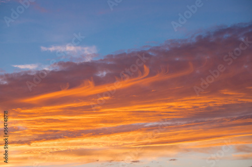 Fototapeta Naklejka Na Ścianę i Meble -  鮮やかな夏の空の夕焼け