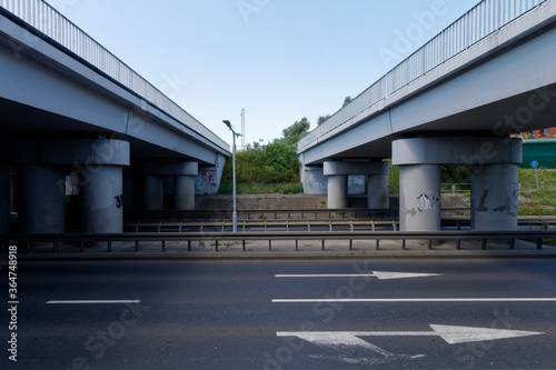 Most drogowo-kolejowy