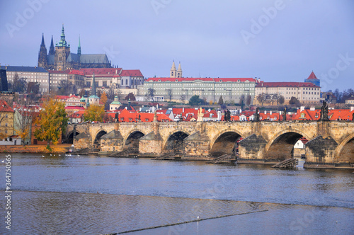 プラハのカレル橋　Charles Bridge, a famous tourist destination in Prague