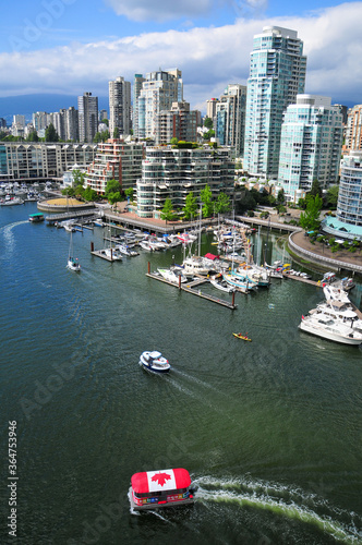 カナダバンクーバーの港風景　Beautiful boat port scenery in Vancouver