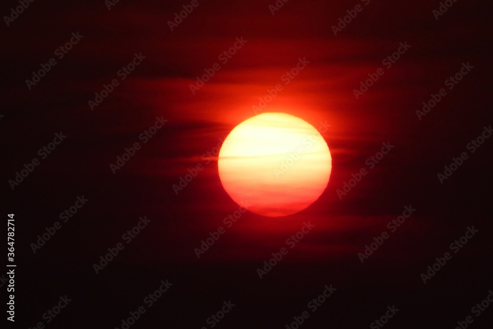 Lune rouge Lune rouge