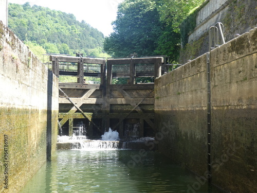 Croisière du Bateau Vauban sur le Doubs à Besançon, France