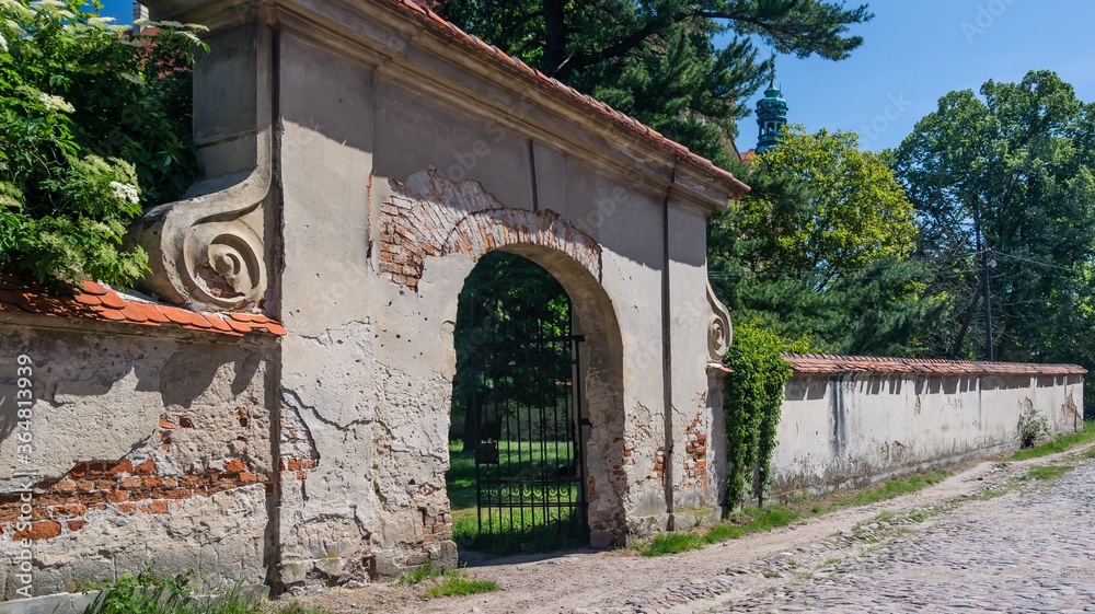 Mur klasztorny