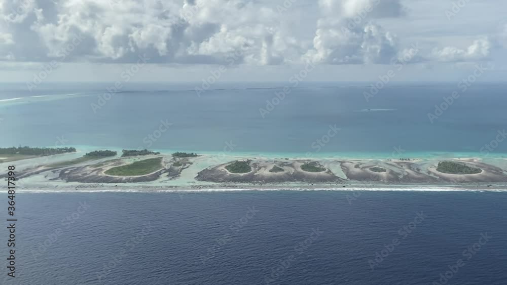Atoll de Rangiroa vue du ciel, Polynésie françasie Atoll de Rangiroa vue du ciel, Polynésie françasie