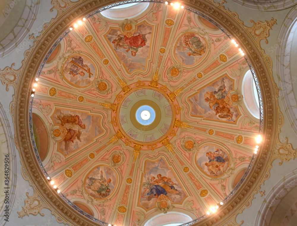 Acht Gemälde in der Innenkuppel der Frauenkirche