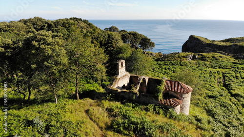 Ruinas del Monasterio de Tina en Pimiango Asturias