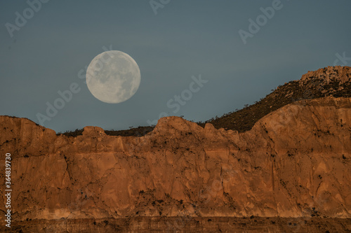 moon over the desert 2