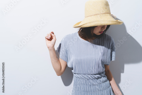 夏のファッションの女性