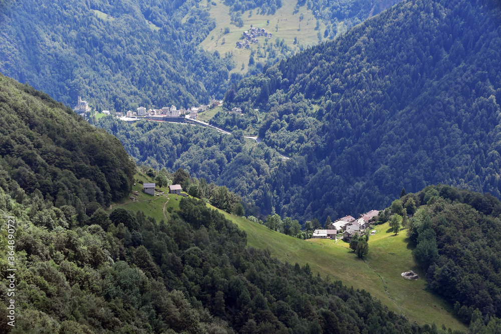 Naklejka premium Small villages in Valseia, above Fobello