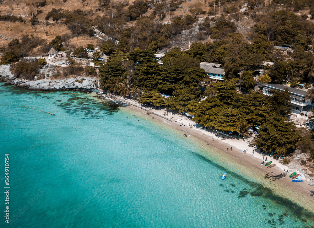 Costline of such a beautiful turquoise and crystal clear beach at Koh Sichang, an island close to Bangkok, Thailand
Costline of such a beautiful turquoise and crystal clear beach at Koh Sichang, an island close to Bangkok, Thailand