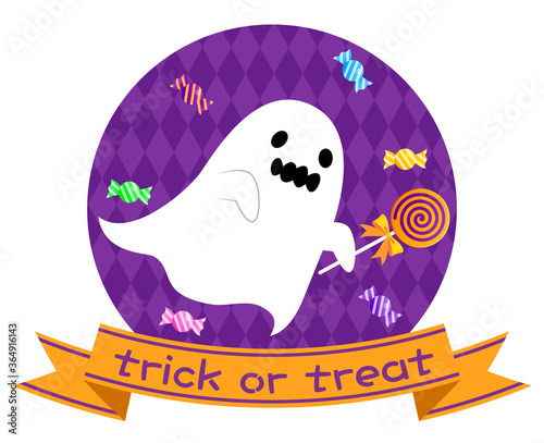 お菓子を持つハロウィンオバケのイラスト