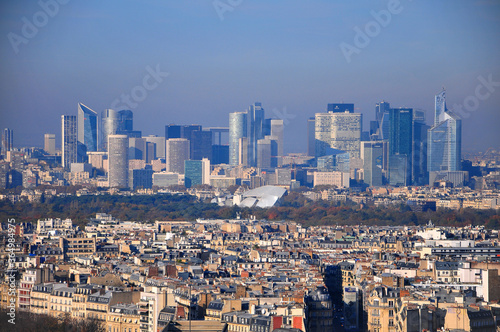 エッフェル塔から眺めるパリの超高層ビル Paris skyscrapers as seen from the Eiffel Tower