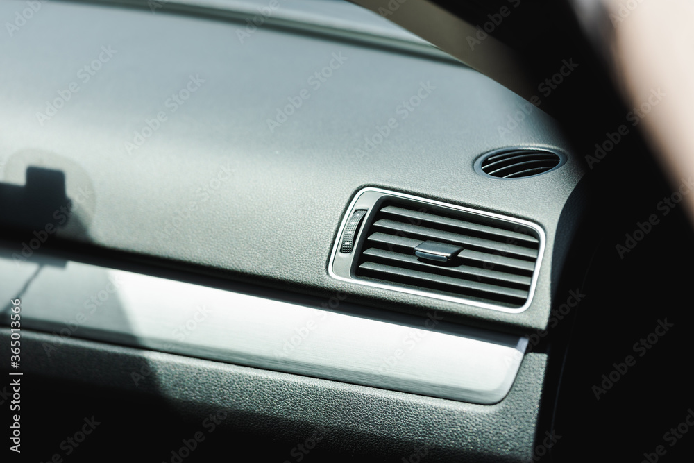 Selective focus of regulator of ventilation system in car