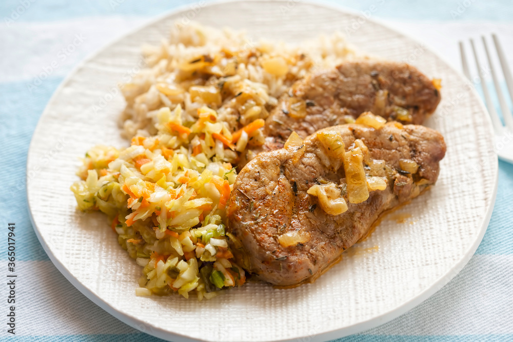 Pork tenderloin in creamy whiskey sauce, with brown rice and salad Pork tenderloin in creamy whiskey sauce, with brown rice and salad