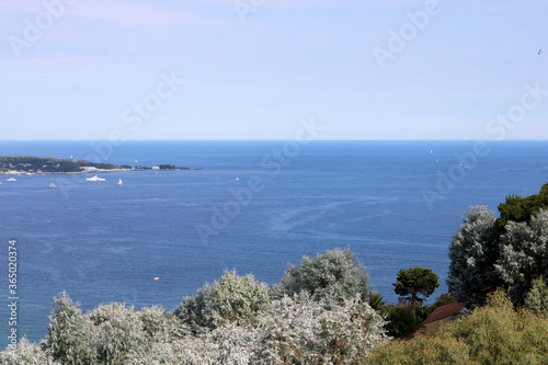Vue panoramique sur la mer méditerranée