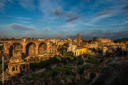 Panorama Forum Romanum, koniec słonecznego dnia