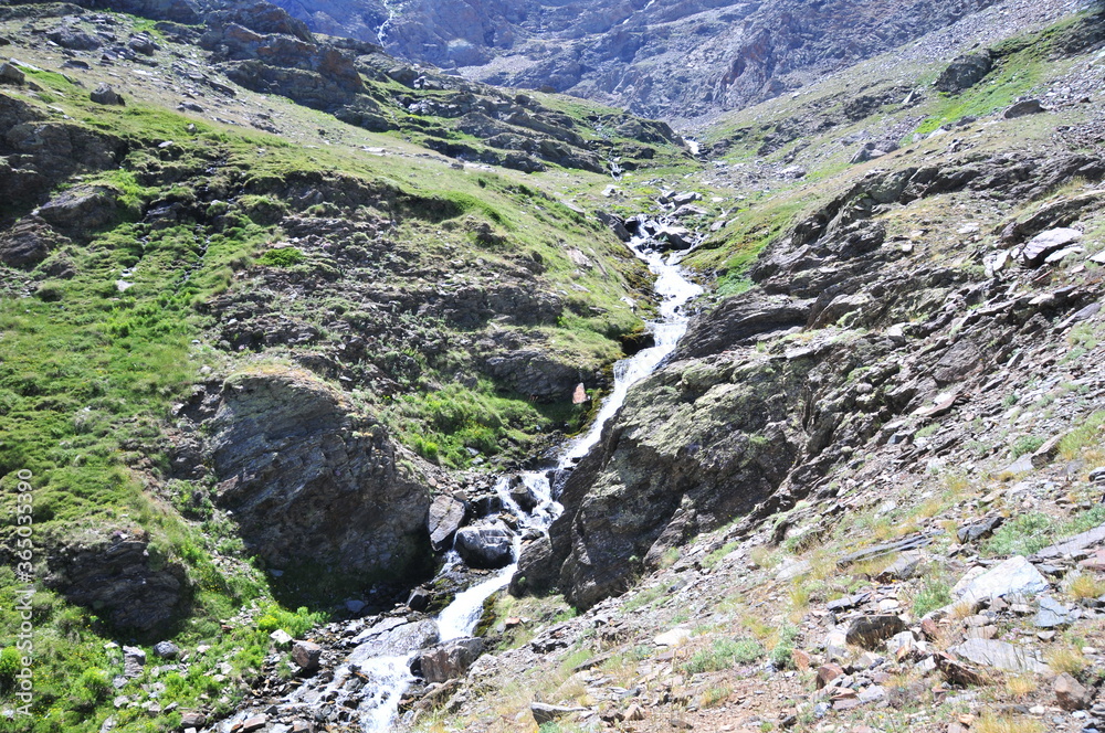 Waterfalls on the hike up Sierra Nevada's highest peak, Mulhacén, Andalusia, Sierra Nevada, Granada, Spain