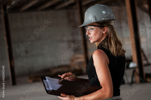 Working Woman - building and construction