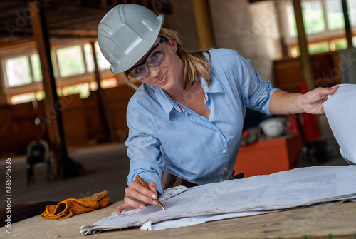 Working Woman - building and construction