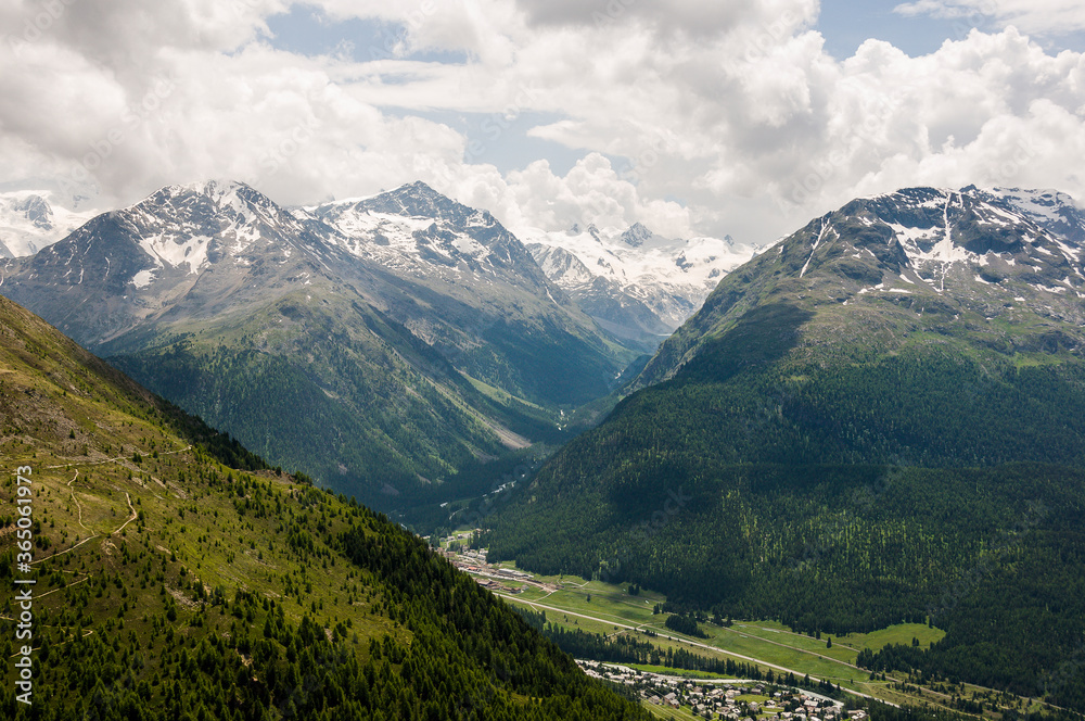 Obraz premium Pontresina, Val Roseg, Roseggletscher, Piz Roseg, Piz Bernina, Gletscher, Wanderweg, Muottas Muragl, Berninagruppe, Oberengadin, Alpen, Graubünden, Sommer, Schweiz