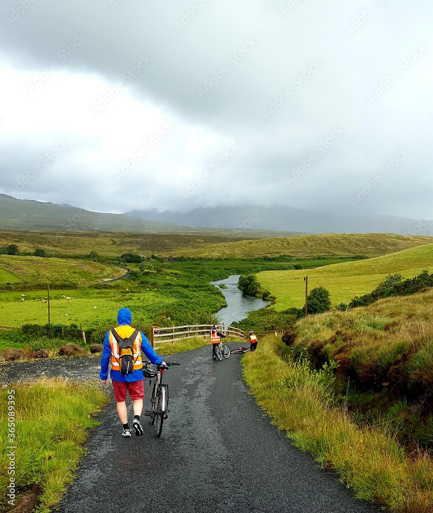 Obraz premium cyclist on the road