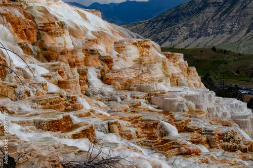 hot spring cascade mammoth spring yellowstone
