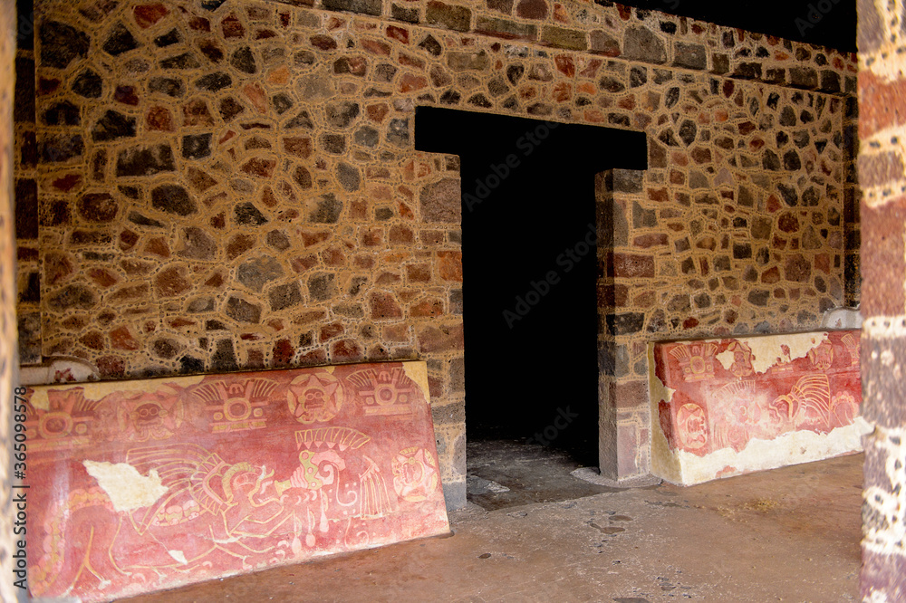 teotiucan-mexico-oct-27-2016-interior-of-the-formations-of