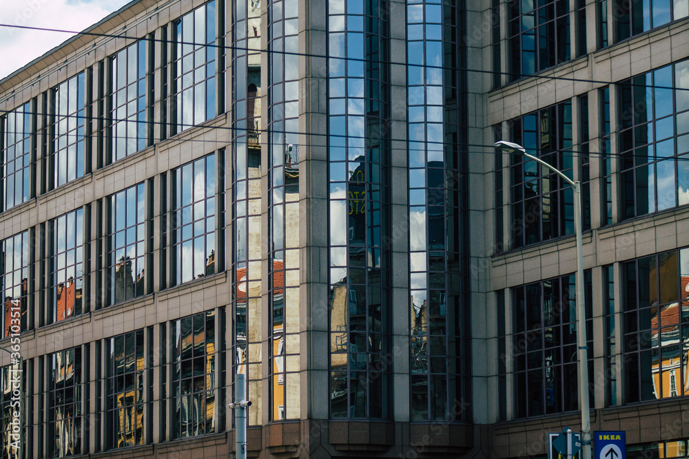 Fototapeta premium View of the facade of a modern building located in the downtown area of Budapest, capital of Hungary 