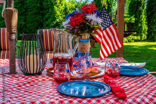 4th of july picnic in backyard