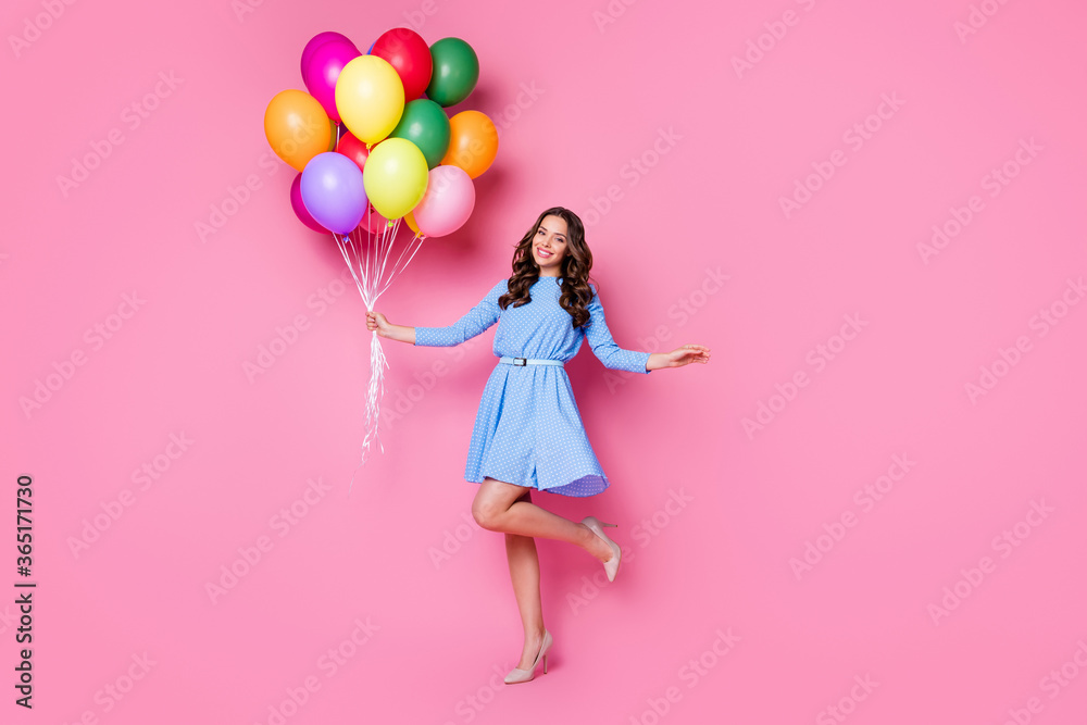 Full length body size view of her she nice attractive lovely stunning exquisite cheerful wavy-haired lady holding in hand bunch air balls having fun posing isolated pink pastel color background Full length body size view of her she nice attractive lovely stunning exquisite cheerful wavy-haired lady holding in hand bunch air balls having fun posing isolated pink pastel color background