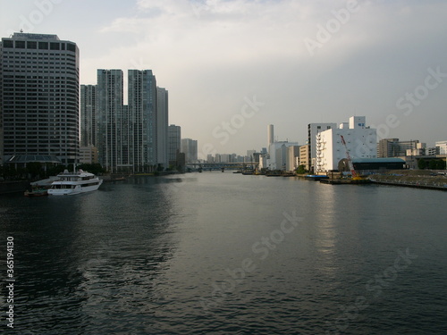 東京運河ビル空 © Northpoint