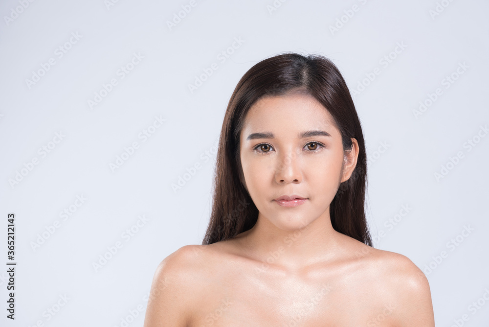portrait girl on white background, asian woman, beauty concept
portrait girl on white background, asian woman, beauty concept