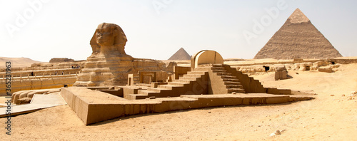 Obraz na plátně sphinx and pyramid of giza