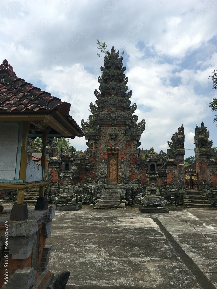 Obraz premium Asian country Indonesia. Bali island. Temple arcitecture