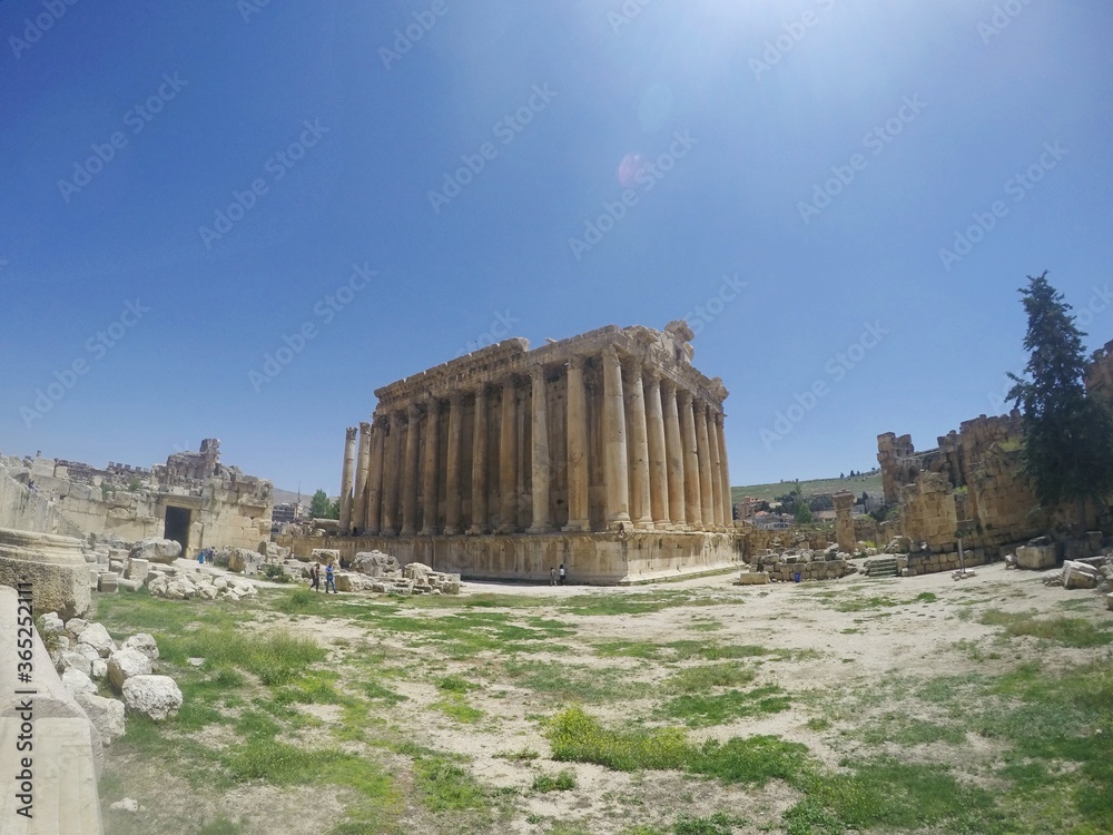 Fototapeta premium Lebanon, ancient acropolis city Baalbek. Great Bacchus temple