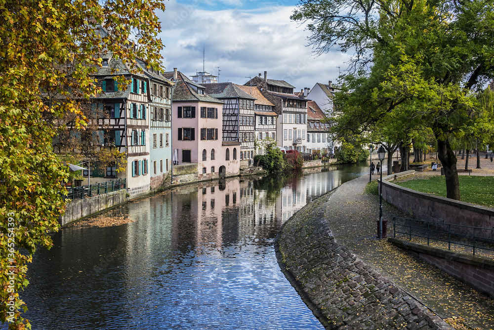 Nice houses in Petite-France (Little France) and River Ill in Strasbourg. Petite-France is an historic area in the center of Strasbourg. Alsace, France.