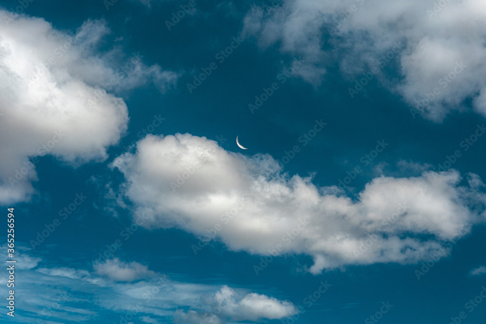 Obraz premium Clouds in the blue sky