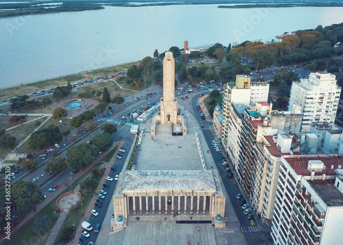 Tomas areas del monumento histórico a la bandera ubicado a orillas del rio Parana en Rosario Argentina 