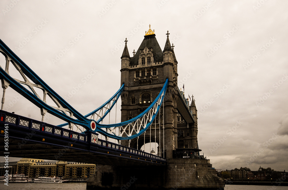 Obraz premium Tower Bridge w Londynie