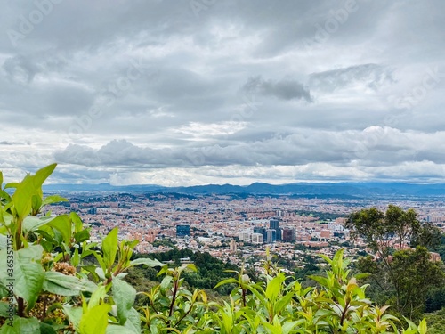 Paisaje a ciudad desde mirador