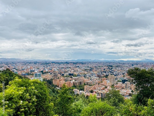Paisaje a ciudad desde mirador