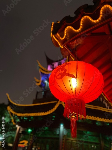 chinese temple lantern