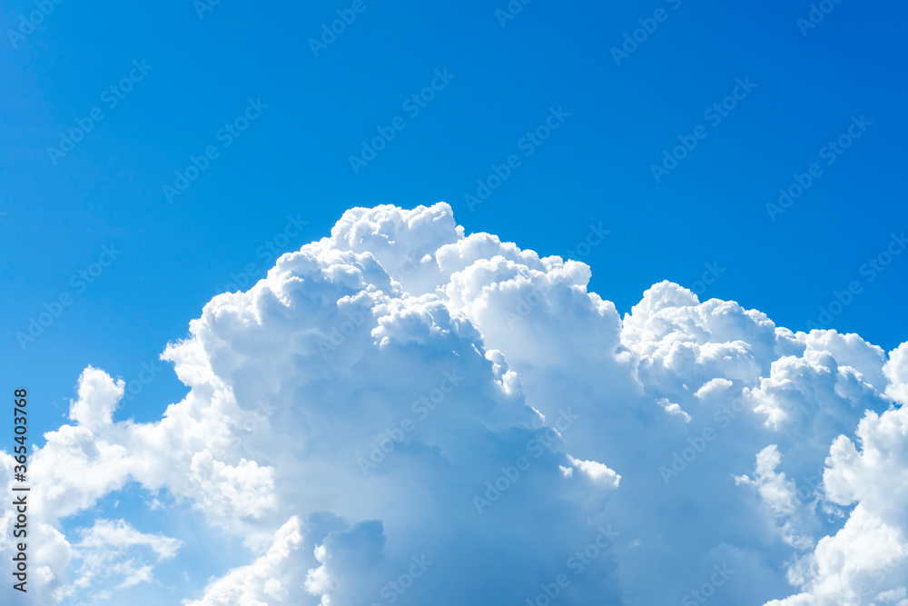 Naklejka premium White cloud on the sky with blue sky