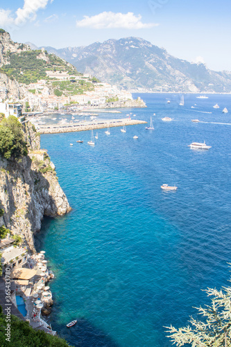 Fototapeta Naklejka Na Ścianę i Meble -  View to the Amalfi coastline, Italy