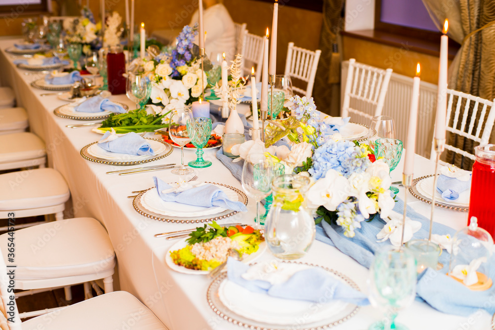Festive table in blue tones
