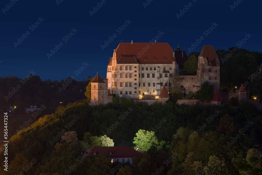 Burg Trausnitz Landshut bei Nacht zur blauen Stunde