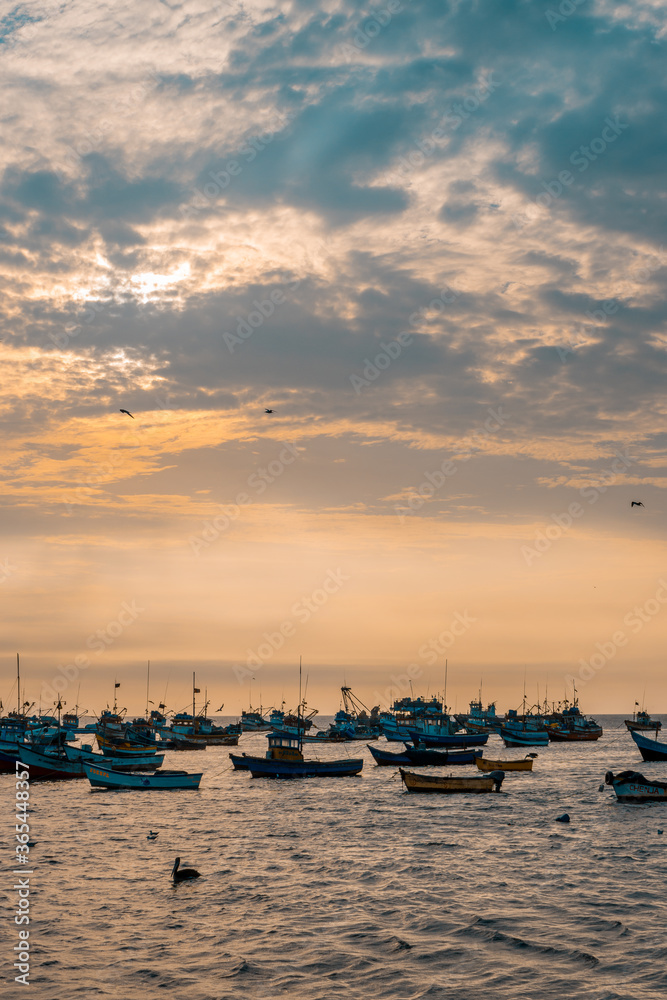 ATARDECER EN LA PLAYA DE HUANCHACO